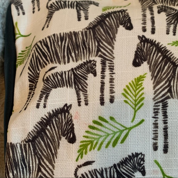 NWT Zebra pouch - Picture 4 of 4